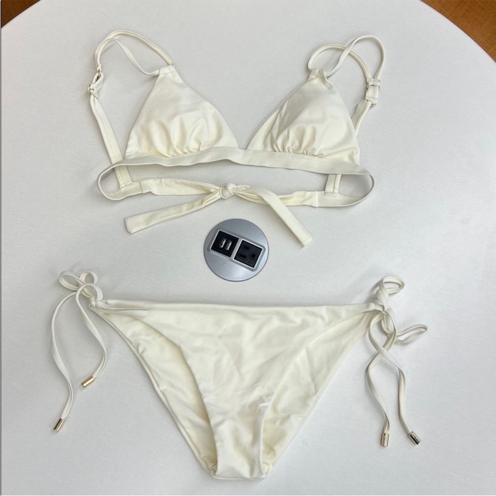 Monday Swimwear bikini bottoms cream ivory white size med gold colored hardware